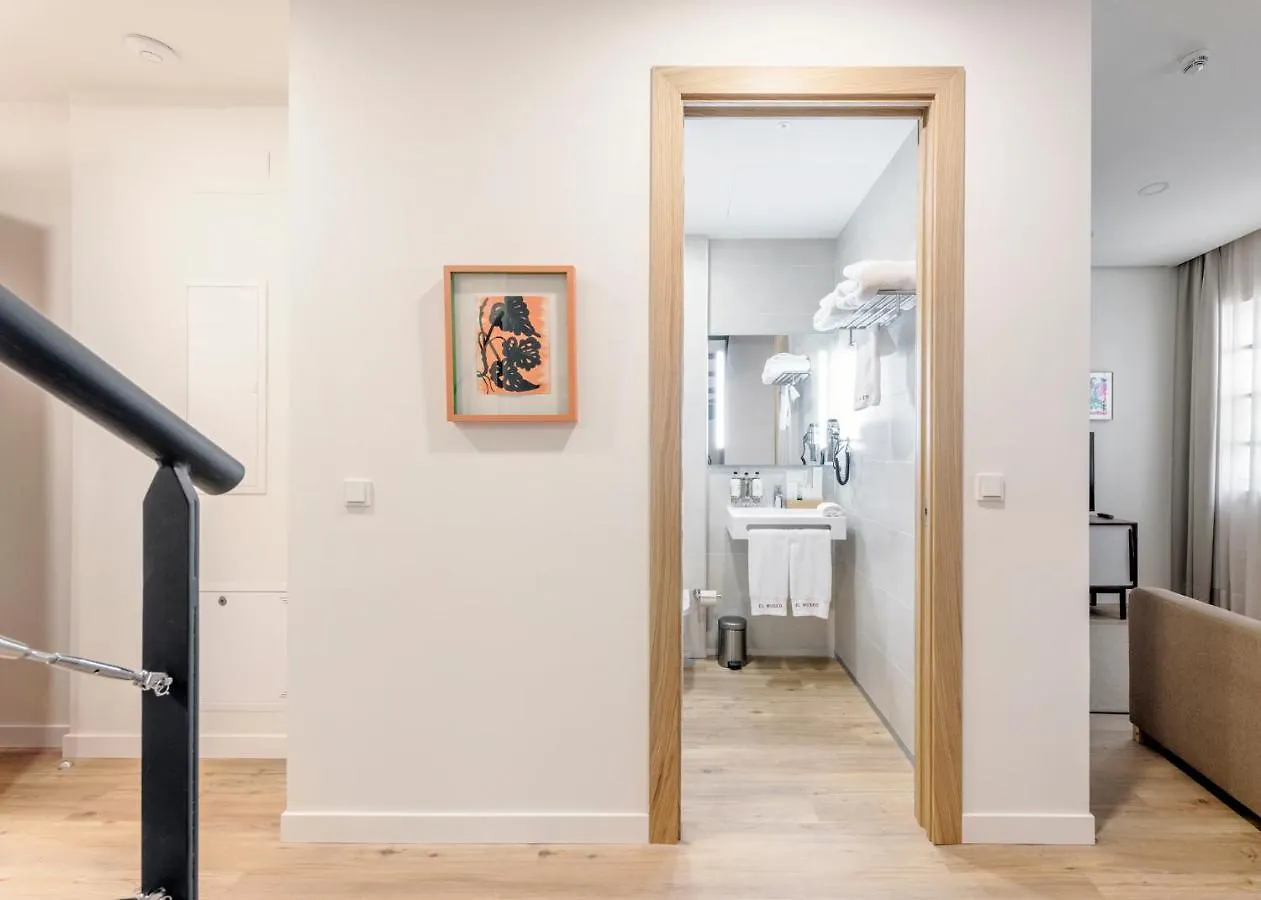 Appartamento Apartamentos de lujo EL MUSEO Living&Experience Club Arte contemporáneo y mobiliario de colección de los años 50 Málaga Spagna